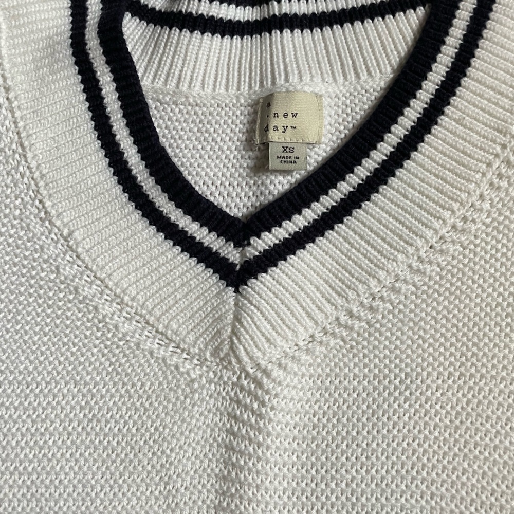 Women’s sweater - Picture 2 of 5